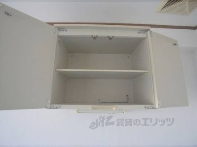 キッチン　上部収納