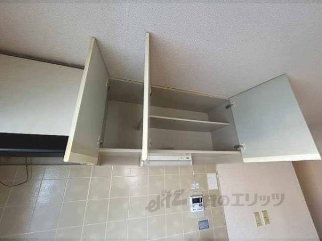 キッチン　キッチン上部収納