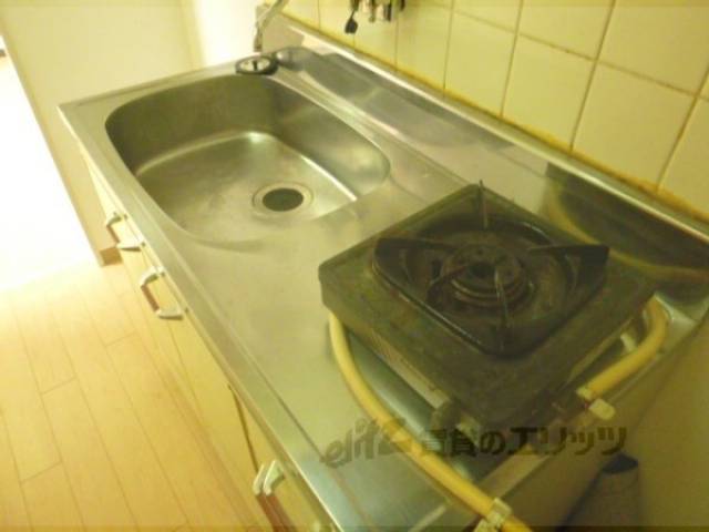 キッチン　出窓