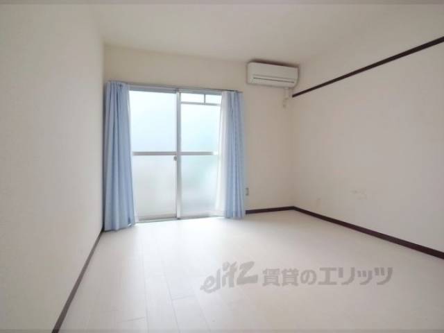 洋室　一人暮らしにはちょうど良い広さのお部屋。