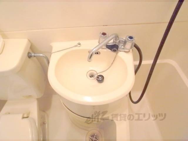 洗面所　ユニットバスの洗面所です。