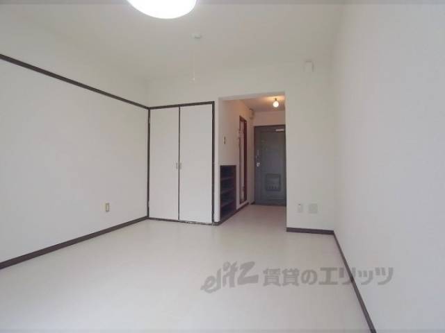 洋室　日当たり良好なお部屋です。