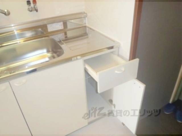 キッチン　キッチン下部収納