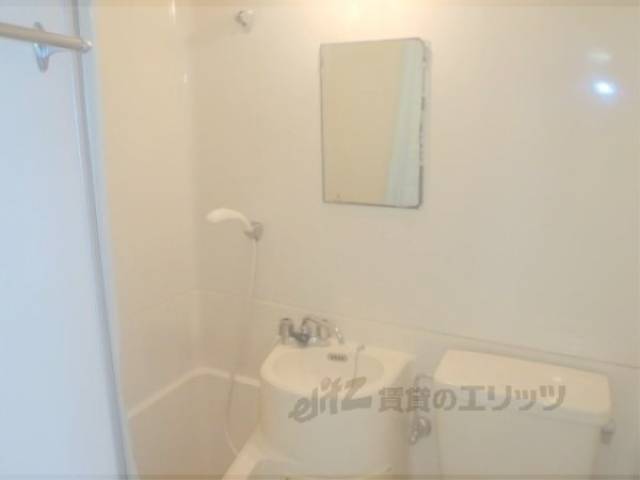 洗面所　洗面台・シャワー