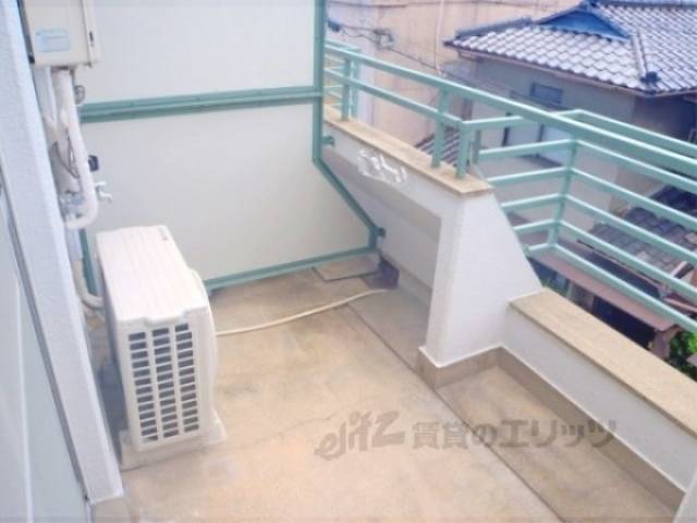 ベランダ　洗濯物が干しやすいですよ。