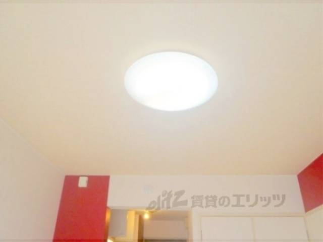 照明　お部屋には照明が付いています。