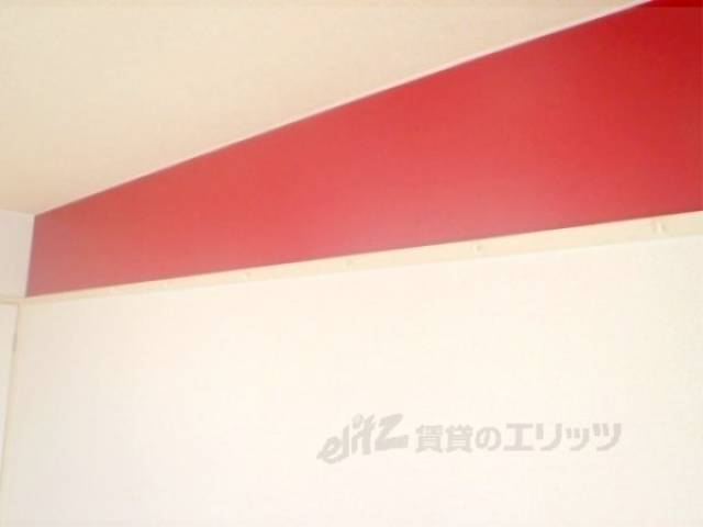 ハンガー掛け　上着の整理に役立ちます。