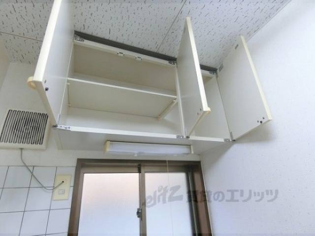 キッチン　キッチン上部収納