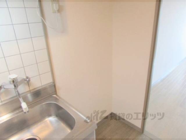 冷蔵庫置場　キッチン横に設置可能です。