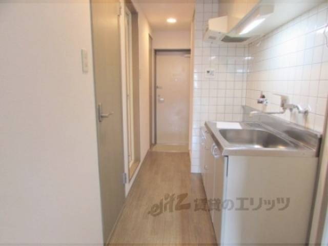 廊下　室内から見た玄関です。