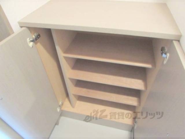 下駄箱　靴たくさん収納できますよ。