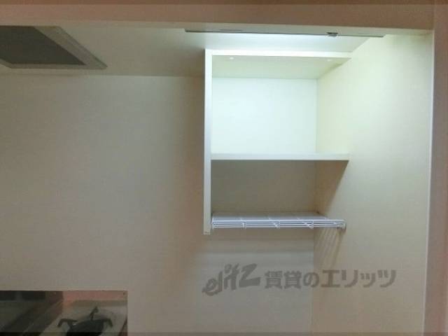 キッチン　上部収納