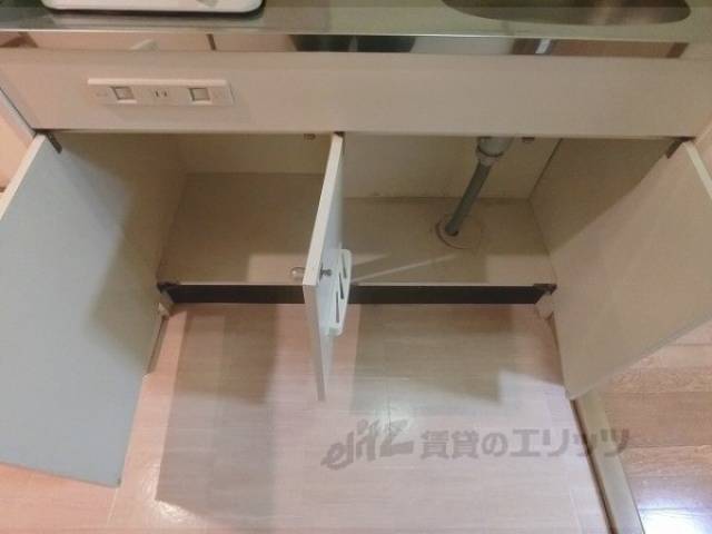 キッチン　下部収納