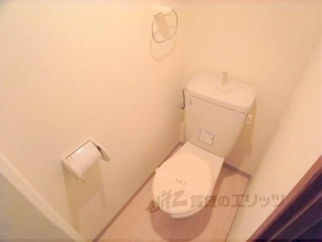 トイレ　お風呂とトイレは別々です。