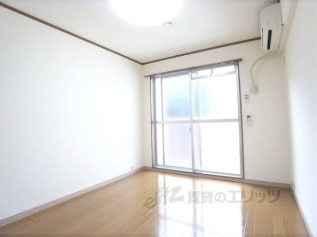 居室　きれいなお部屋です。