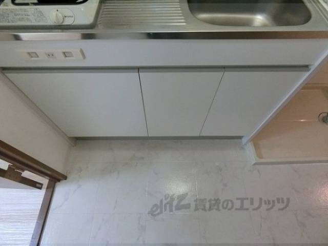 キッチン　下部収納