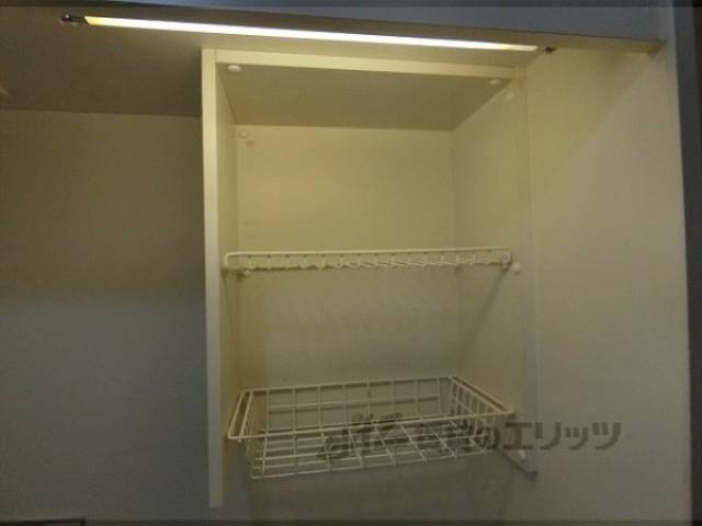 キッチン　上部棚