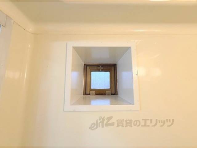 ユニットバス　小窓