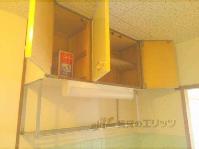 キッチン　上部収納