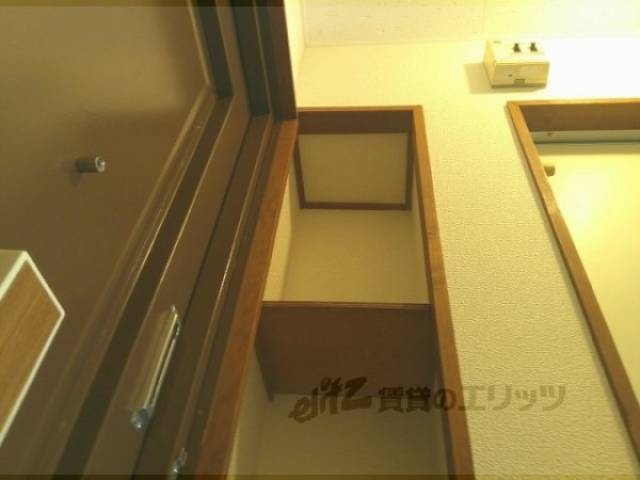 下駄箱　上まであります。