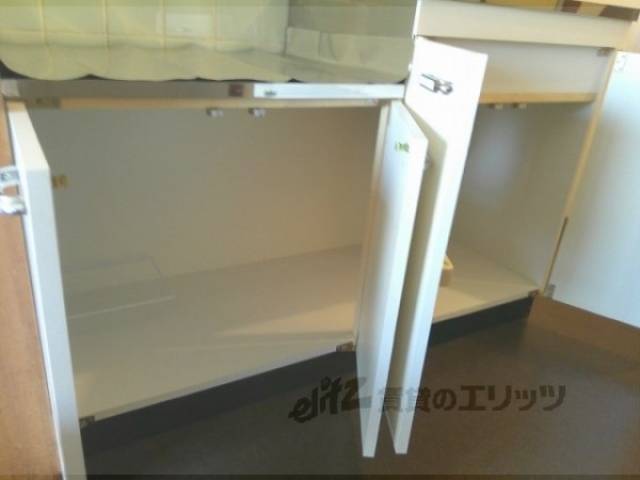 キッチン　下部収納