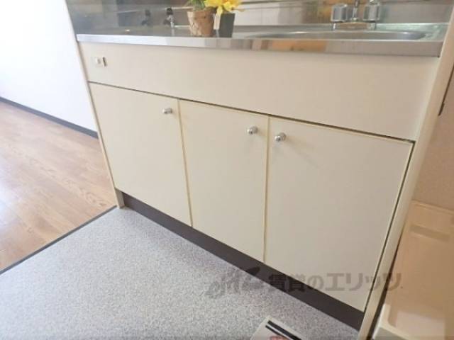 キッチン　下部収納