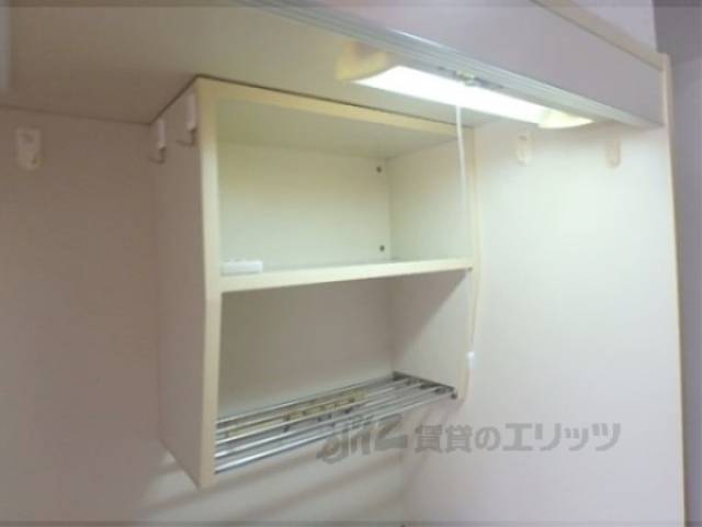 キッチン　上部収納