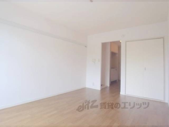 居室　7.3帖のお部屋です。