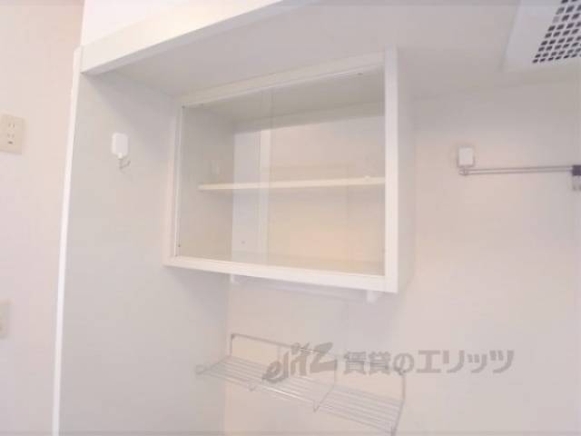 キッチン　上部収納　キッチンの収納スペースです。