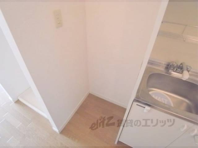 冷蔵庫置場　キッチン横に冷蔵庫がおけます。