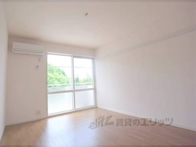 居室　静かな場所にあります。