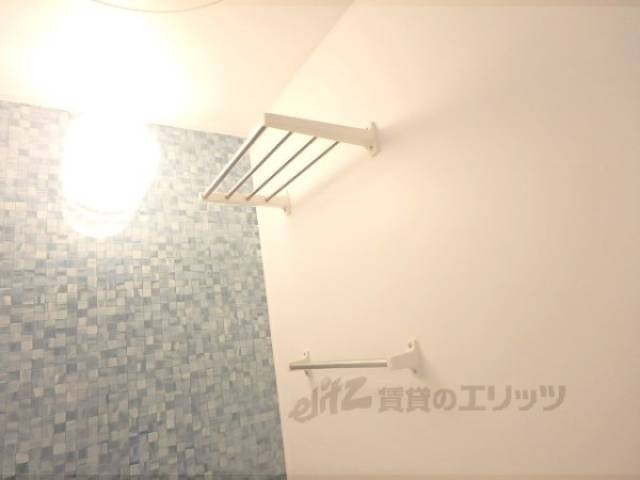 トイレ　上部収納