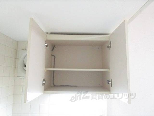 キッチン　上部収納