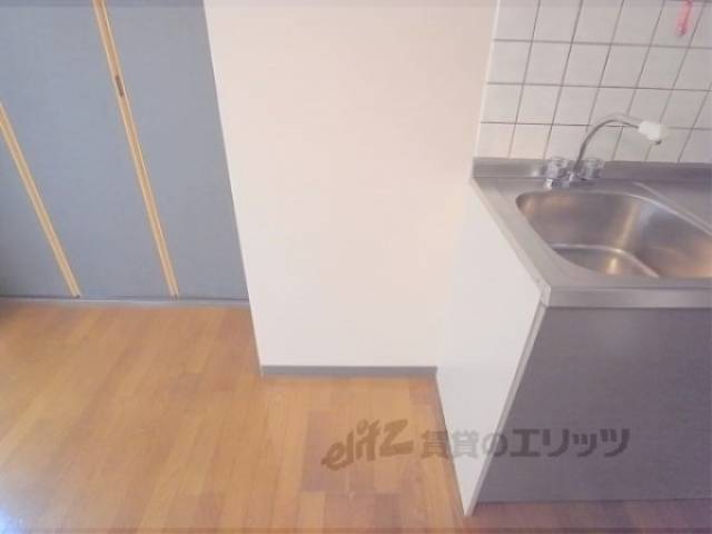 冷蔵庫置場　キッチン横に置いて頂けます。