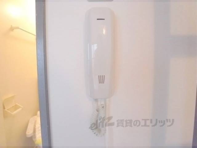 ドアフォン　訪問者の確認もして頂けます。