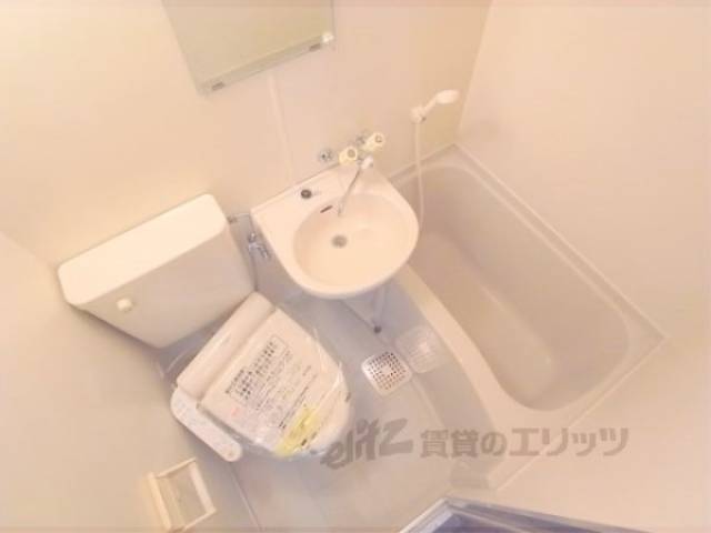 ユニットバス　洗浄機能付きのトイレです。