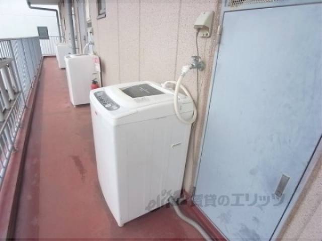洗濯機置場 玄関先に設置できます