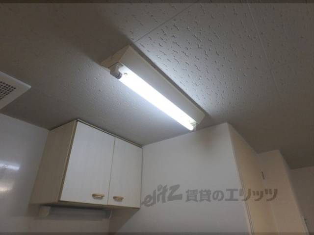 キッチン　照明