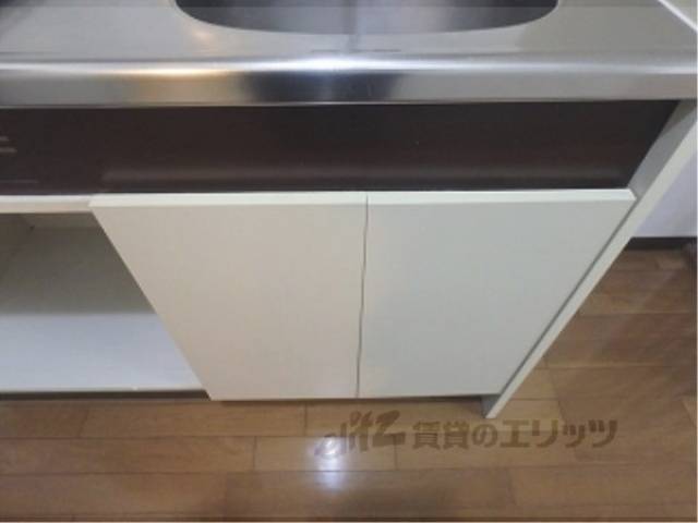 キッチン　下部収納