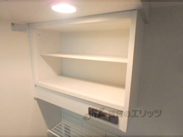 キッチン　上部収納