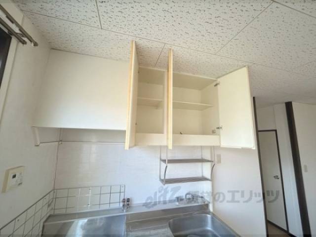 キッチン　キッチン上部収納