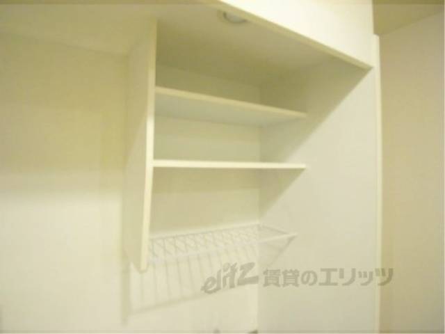 キッチン　収納棚