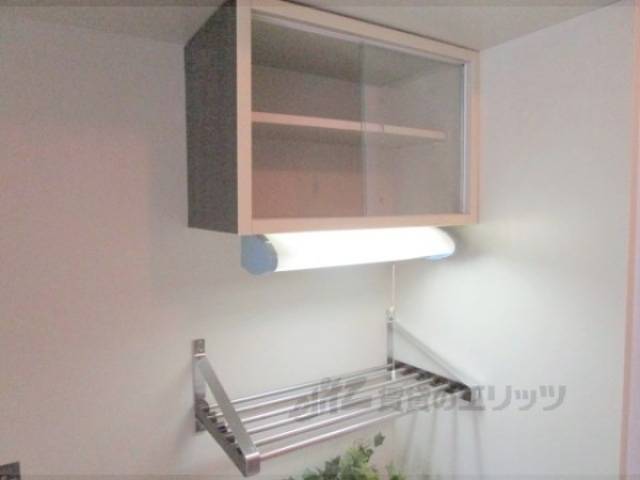 キッチン　上部収納