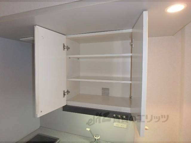 キッチン　上部収納