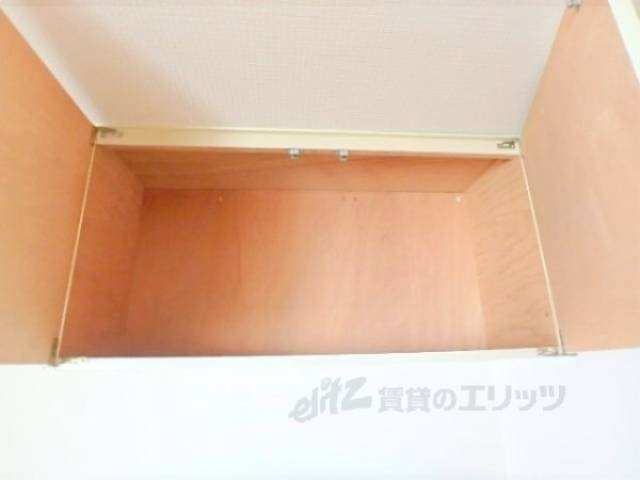 キッチン　上部収納