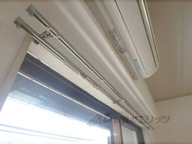 カーテンレール