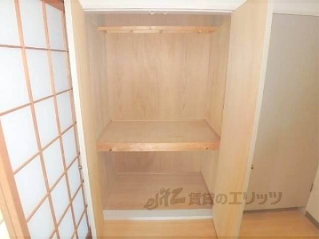 収納　コンロ置き場