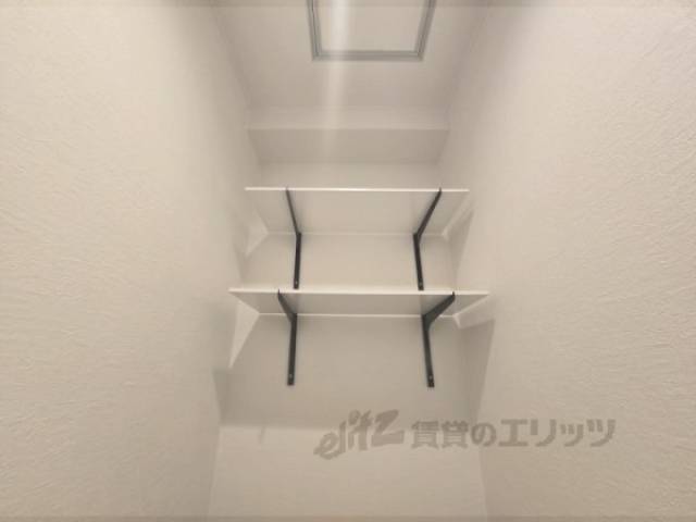トイレ　上部収納