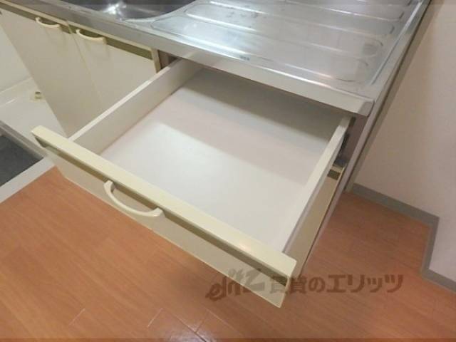 キッチン　引き出し収納