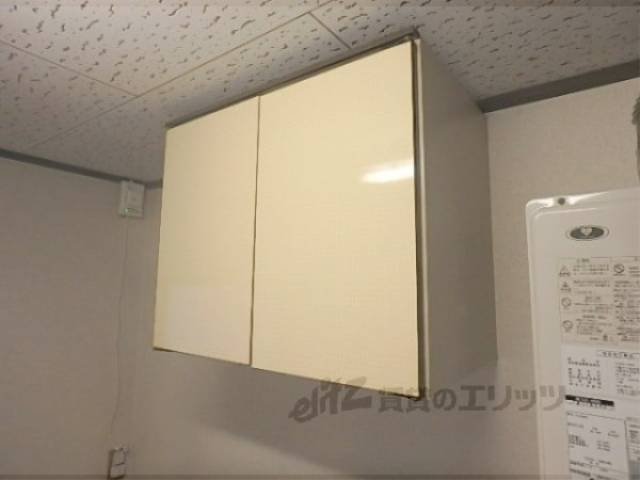 キッチン　上部収納